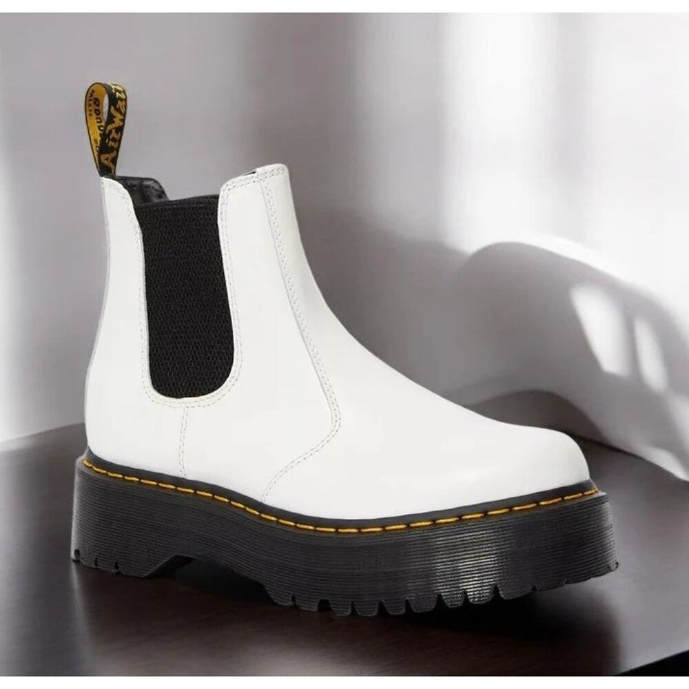 Dr. Martens 2976 Smooth Leather Platform Chelsea Boots | White | M: 10 /W: 9 NWT